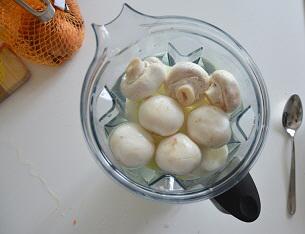Uiensoep met champignons