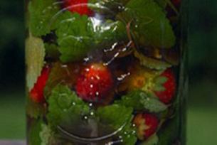 Aardbeienazijn