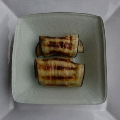 Aubergine rolletjes met tonijnsalade