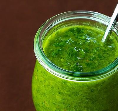 Chimichurri maken