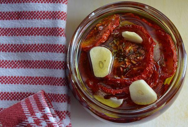 Zongedroogde tomaten maken
