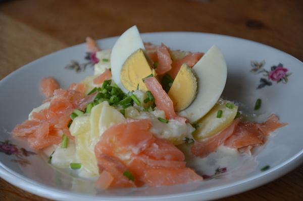 Aardappelsalade met gerookte zalm