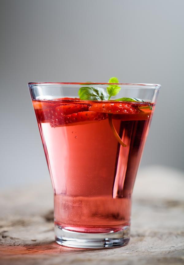Aardbeienlikeur en dronken aardbeien