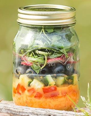 Mango salade; salad in a jar