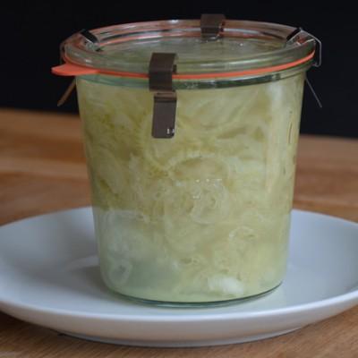 Uien fermenteren in weckpot