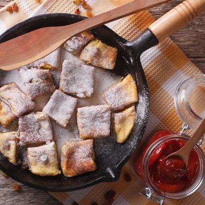 Kaiserschmarrn met compote van pruimen