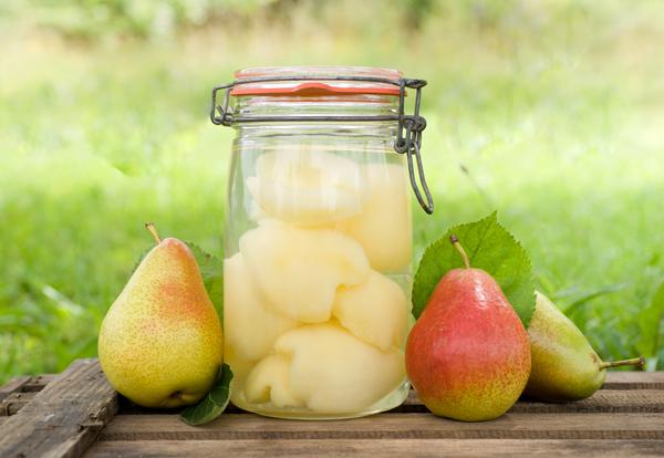 Peren op inmaakbrandewijn