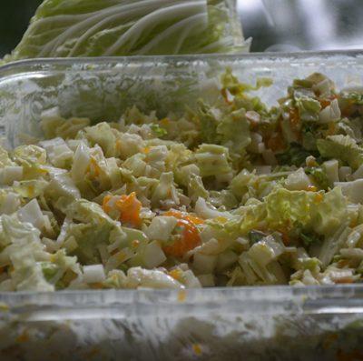 Salade van Chinese kool met walnoten