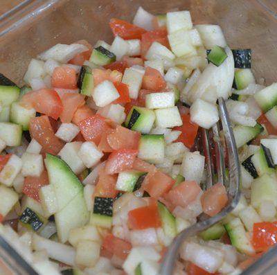 Tomaten en courgette salade