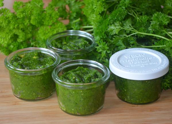Peterseliepesto maken