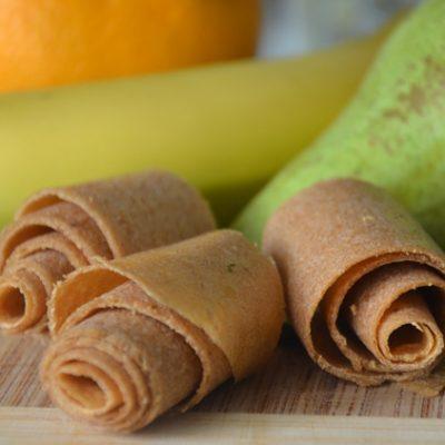 Fruitleer van banaan, sinaasappel en peer