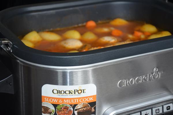 Kipcurry met aardappelen en chutney