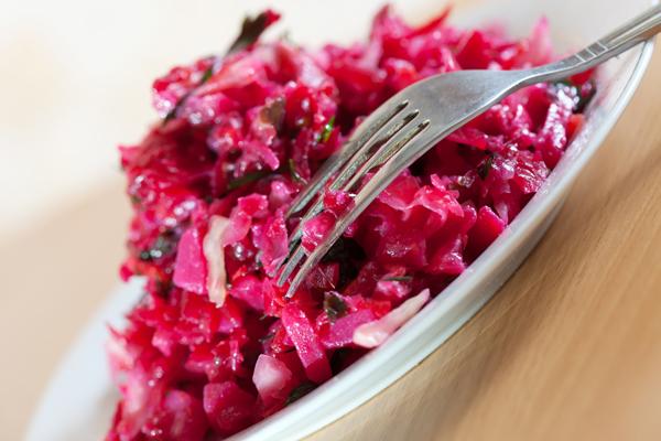 Chutney van rode bieten, witte kool en mierikswortel