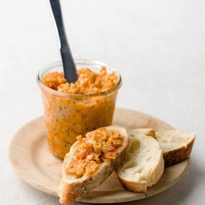 Dip van zongedroogde tomaten