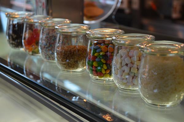 Toppings voor smoothies ijs en yoghurt in tulpglaasje van weck