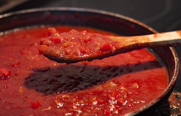 Tomatensaus met volop groenten