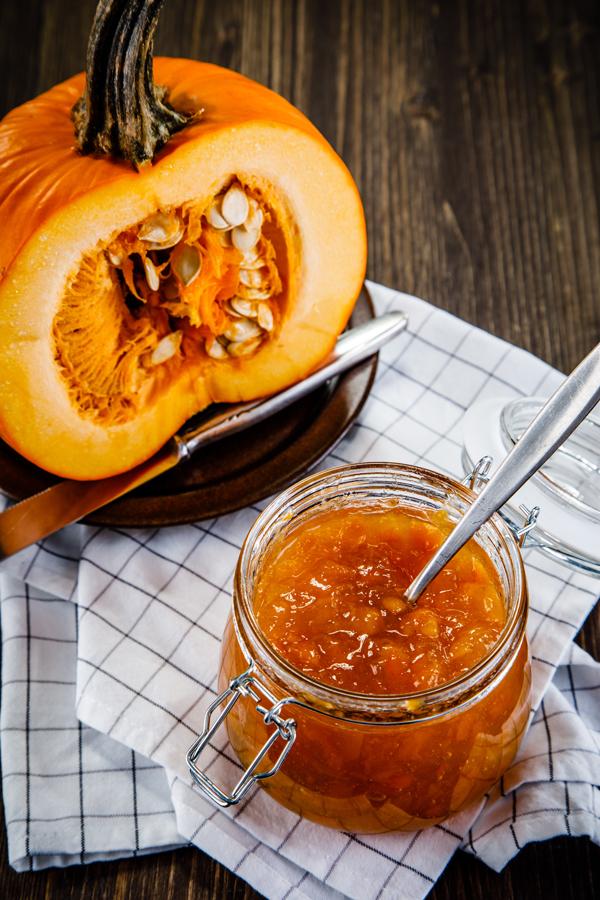 Pompoenjam met peer en sinaasappelsap