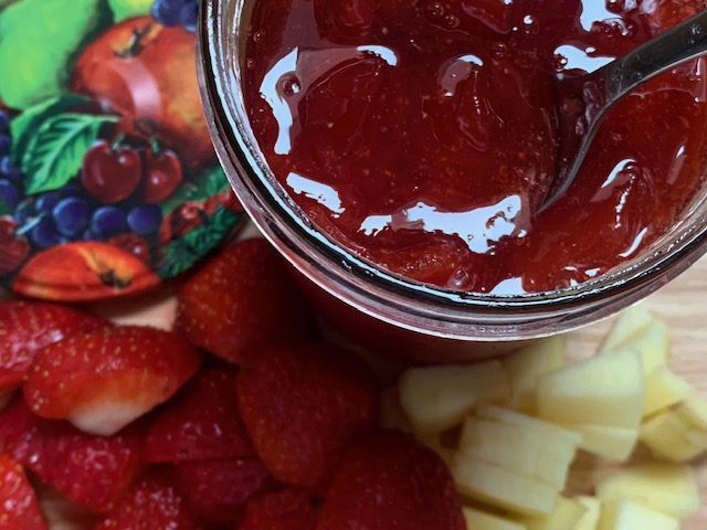 Aardbeien -appeljam / Aardbeien -appelconfituur