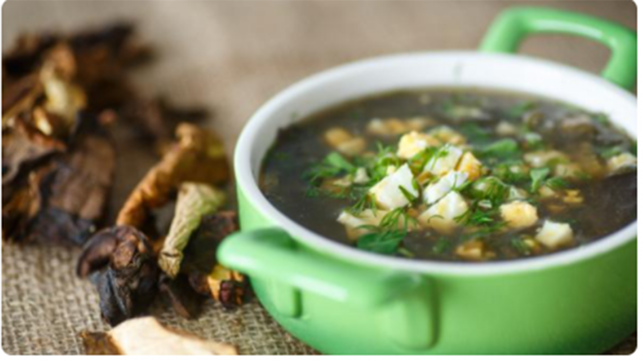 Champignonsoep met gedroogde champignons